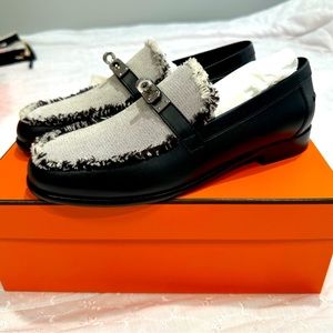 HERMES Black Fray Fray Loafer
